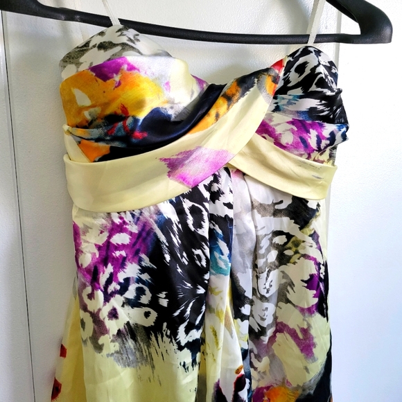 Beautiful yellow and multi coloured sleeveless cocktail dress. Size 0 - Picture 2 of 7